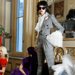 Collections virtuels family affairs par la maison de luxe Dolce & Gabbana