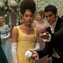 La Chronique des Bridgerton, série inclusive et romantique en costume booste l'audience de Netflix et les ventes de produits mode